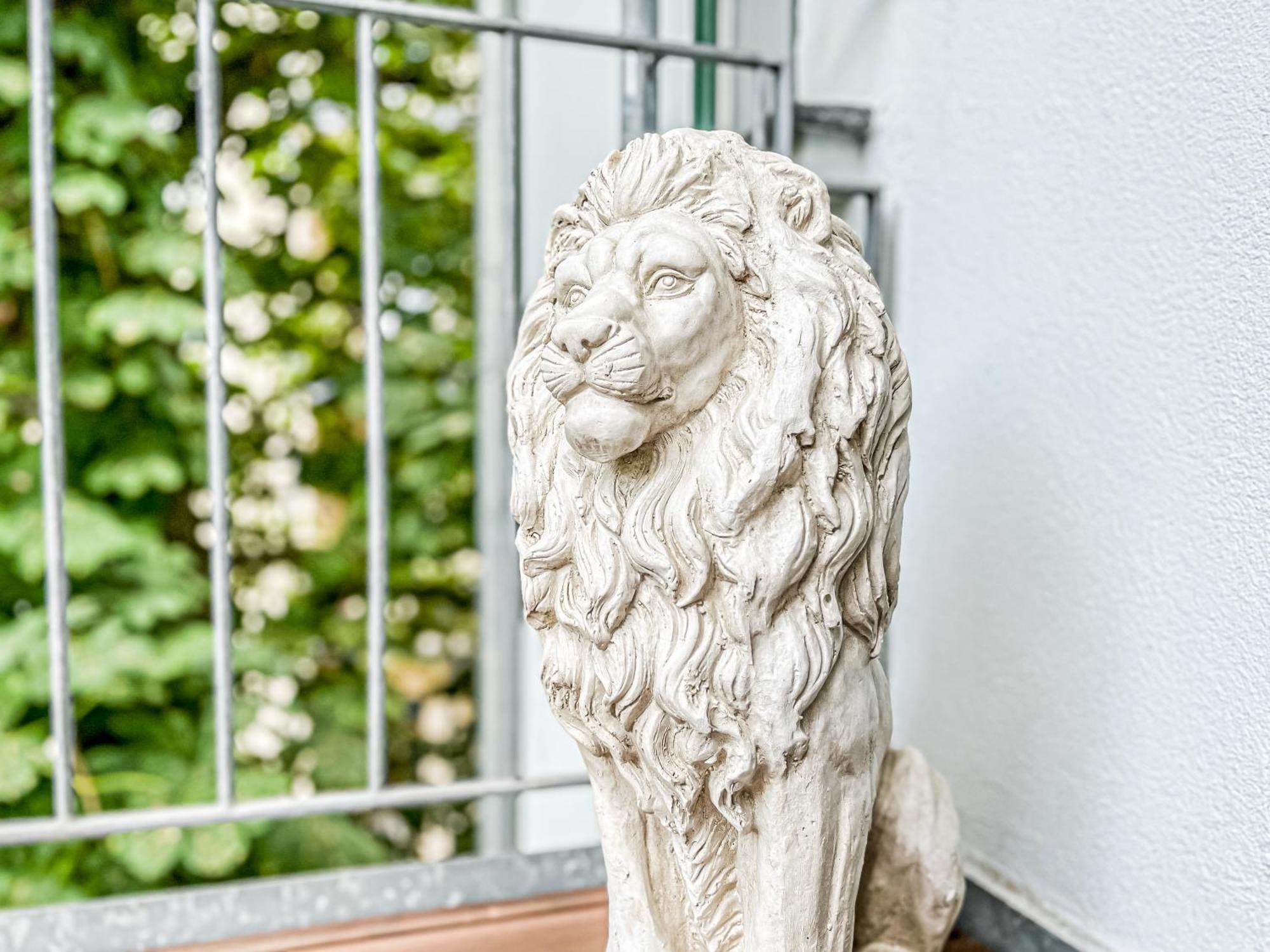 Grosse 3 Schlafzimmer Unterkunft Mit Kueche, Bad, Waschmaschine & Balkon Am Zoo Leipzig Exterior photo