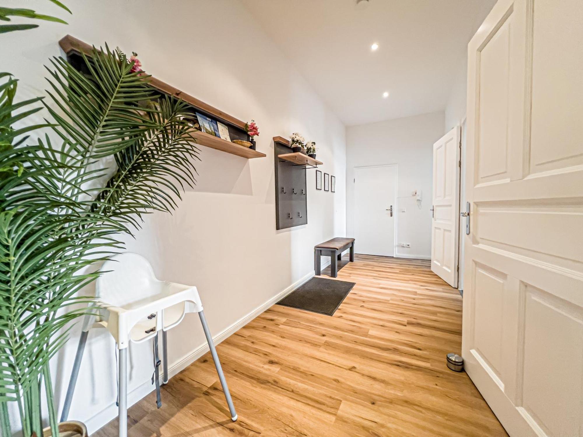 Grosse 3 Schlafzimmer Unterkunft Mit Kueche, Bad, Waschmaschine & Balkon Am Zoo Leipzig Exterior photo